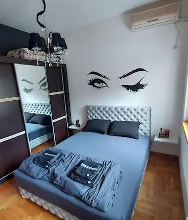 Turquoise Orange, The Art Of Vacation In Beograd