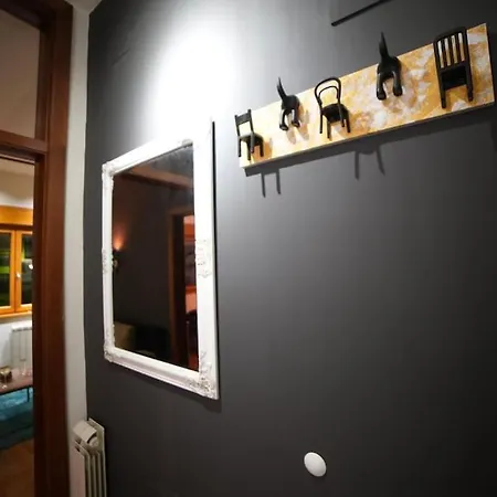 Turquoise Orange, The Art Of Vacation In בלגרד