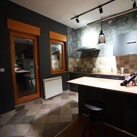 Turquoise Orange, The Art Of Vacation In דירה בלגרד